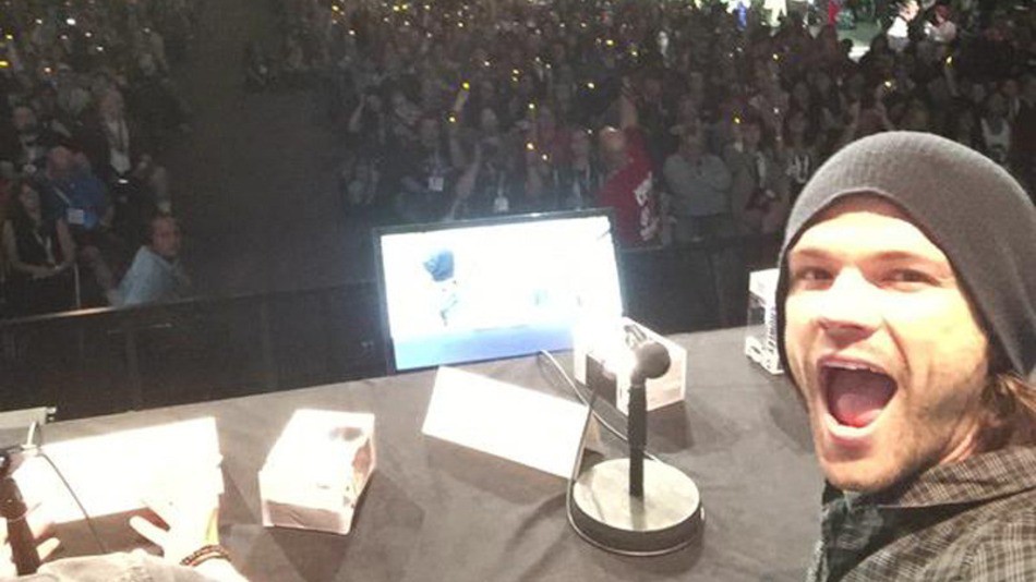 SPN - Comic Con 2015 - Jared Padalecki surprised