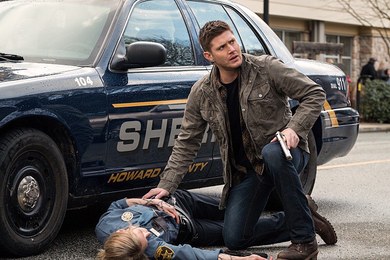 Supernatural -- "Don't Call Me Shurley" -- Image SN1120A_0227.jpg -- Pictured (L-R): Sonja Bennett as Deputy Jan Harris and Jensen Ackles as Dean -- Photo: Liane Hentscher/The CW -- ÃÂ© 2016 The CW Network, LLC. All Rights Reserved